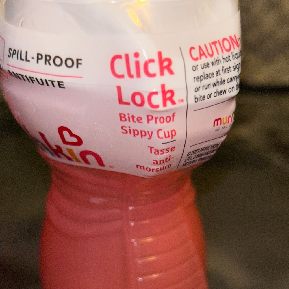 Munchkin Pink Click Lock Sippy Cup - Picture 5 of 5